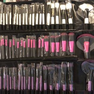 24 piece set of make up brushes! Very soft!!